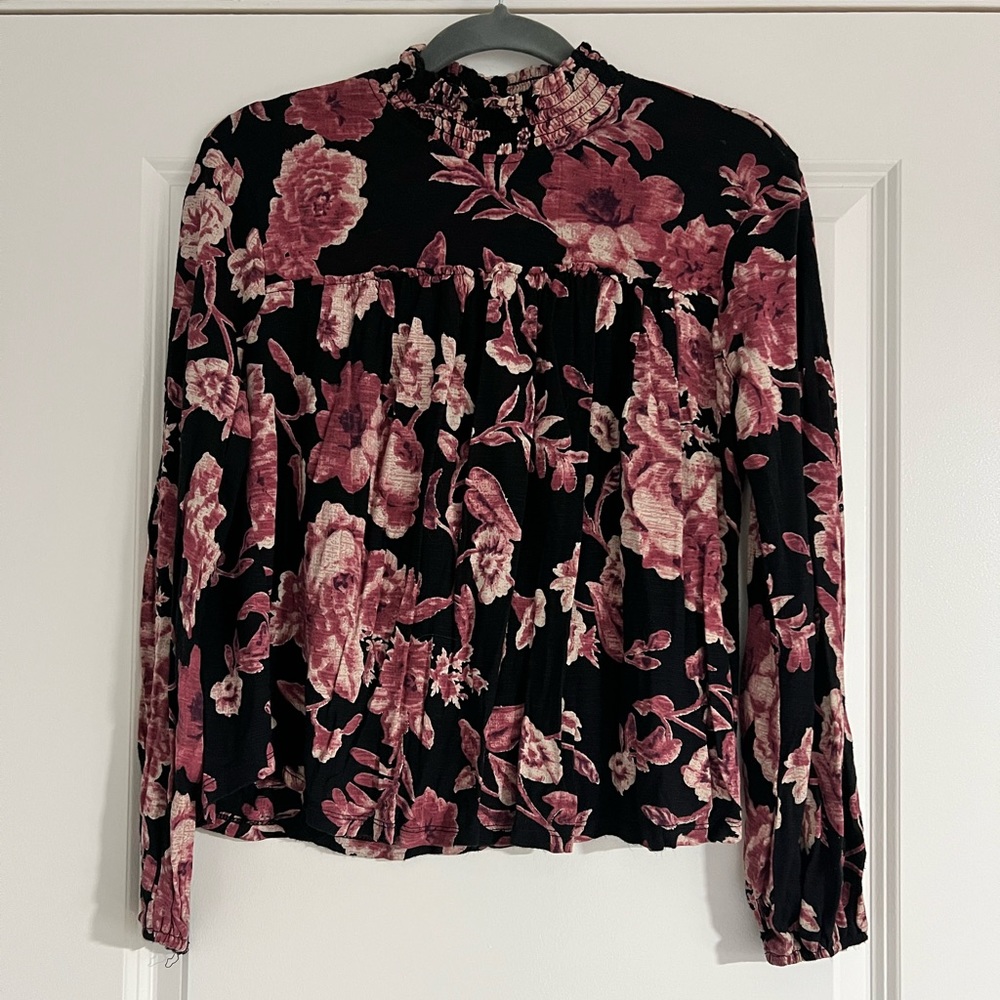 Lucky Brand short and light weight turtleneck size XS